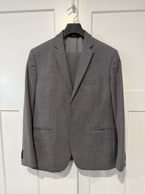 Banana Republic Gray Men's Suit - Modern Single-Breasted Jacket